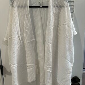 Lightweight White Woman’s Swimsuit Cover-up